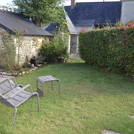 Holiday home Le Petit Pavillon Noyant-la-Plaine