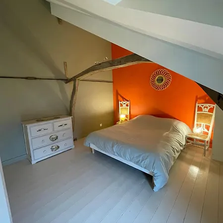 Le Petit Pavillon Holiday home Noyant-la-Plaine